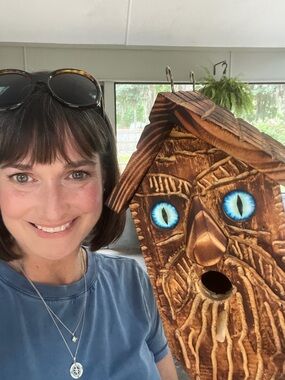 Meet your Posher, Laura